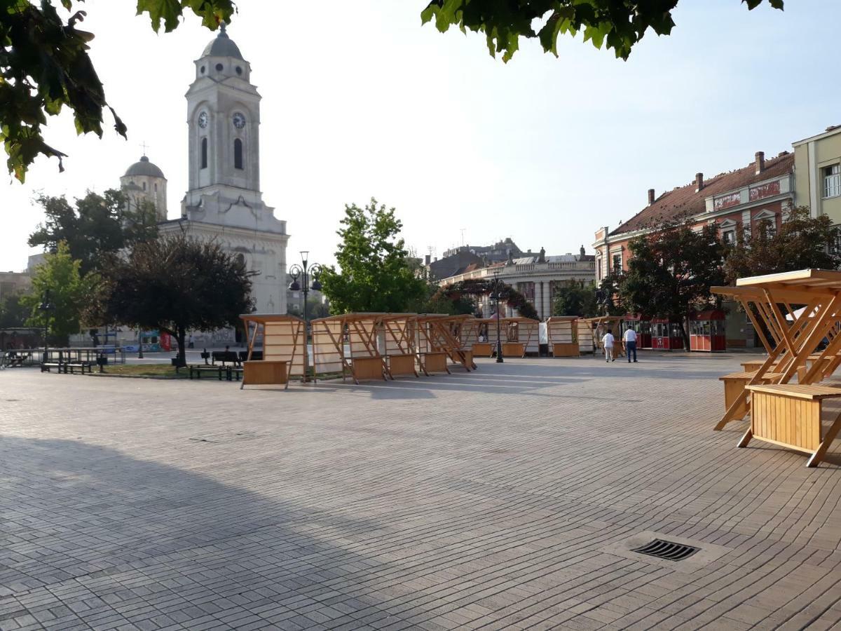 Prenociste Nikolas Grand Σμεντέρεβο Εξωτερικό φωτογραφία